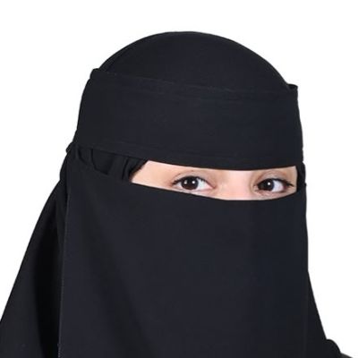 فخُ المرايا.. وسحرُ النقَط