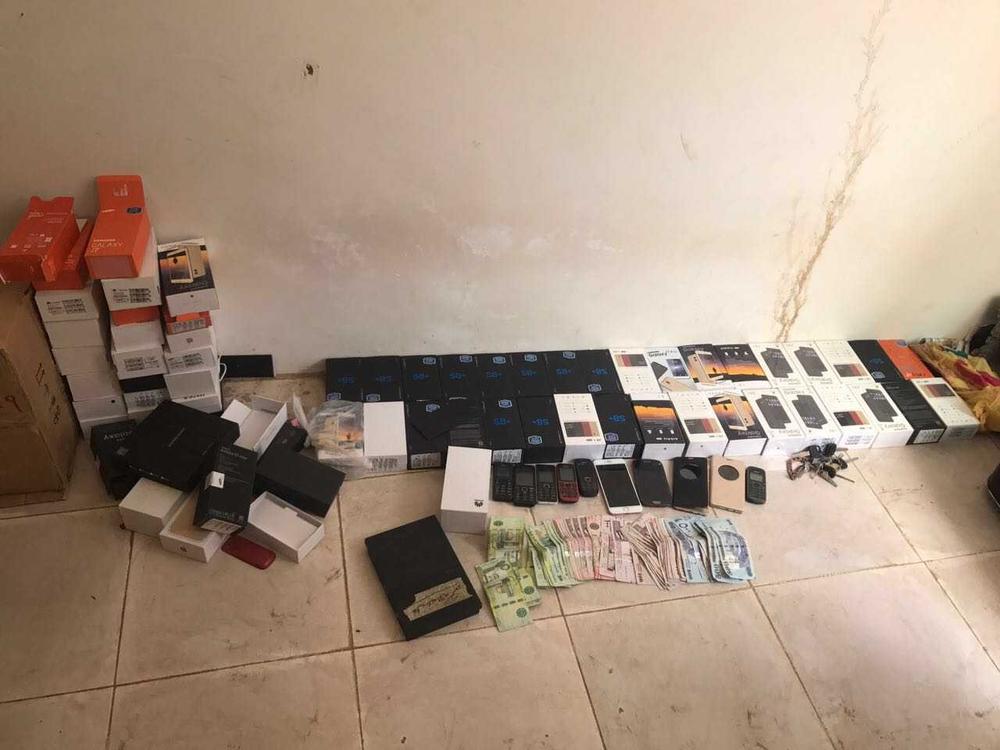 عصابة الجوالات المقلدة في قبضة شرطة جازان