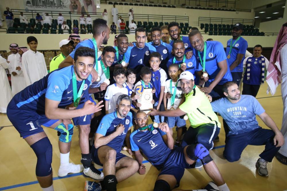 البابطين يتوج طائرة الهلال بدرع الممتاز