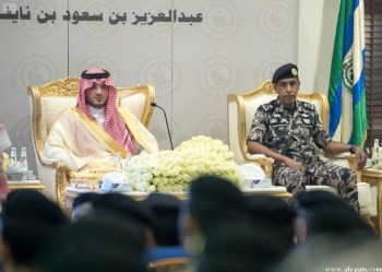 وزير الداخلية يتفقد قيادة قوات أمن المنشآت بالرياض