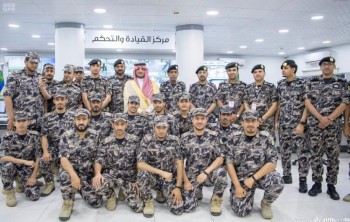 وزير الداخلية يتفقد قيادة قوات أمن المنشآت بالرياض