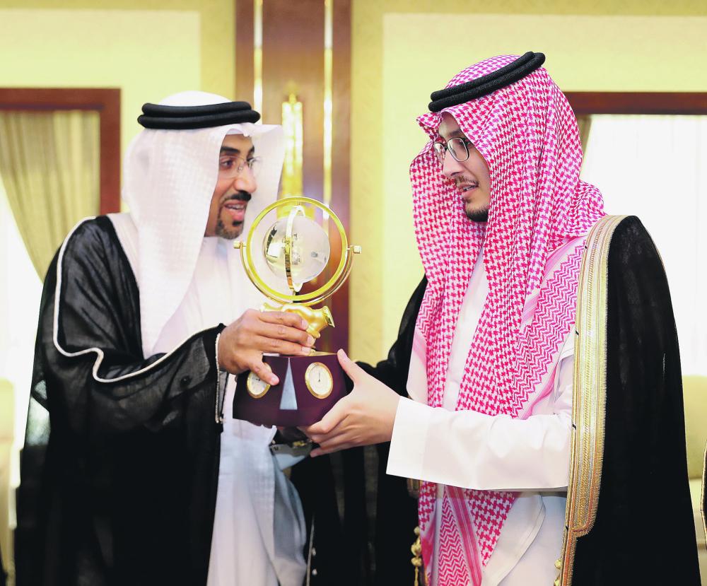 نائب أمير الشرقية يشيد بمنظومة الربط الكهربائي الخليجي