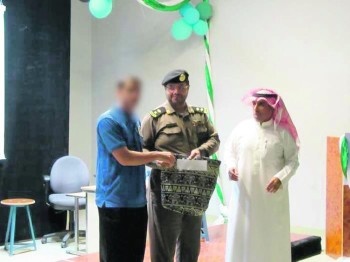 المعهد الصناعي يحتفل بتخريج 68 نزيلًا بسجن الخبر