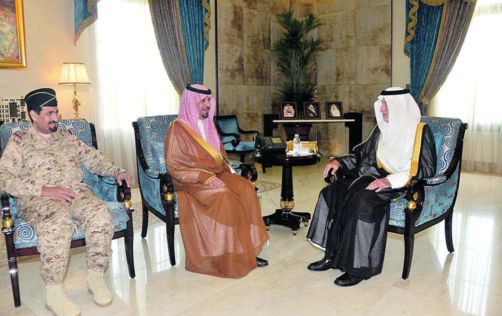 الأمير خالد الفيصل يشيد برجال الحرس الوطني