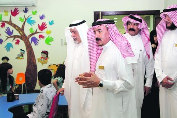 الأديب الصغير يضيء «أدبي الأحساء»