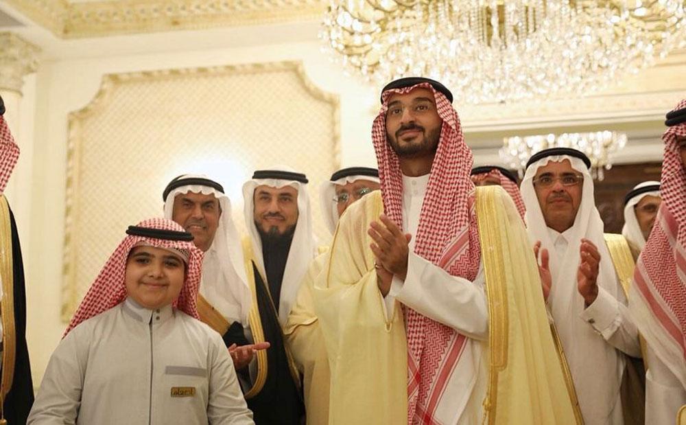 نائب أمير مكة يُدشن مبادرة «ثلث لطعامك»