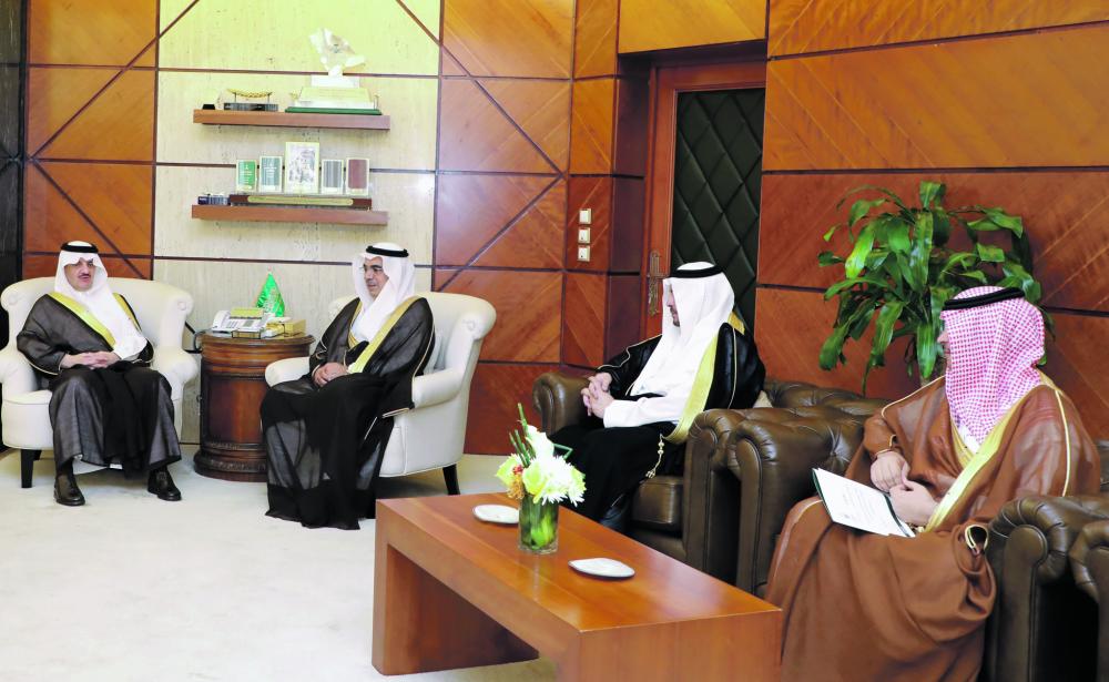 أمير الشرقية يوجه بتطوير الحدائق وزيادة الرقعة الخضراء