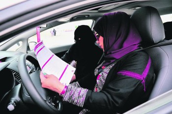 «المرور»: نعمل على استبدال رخص القيادة الأجنبية للنساء