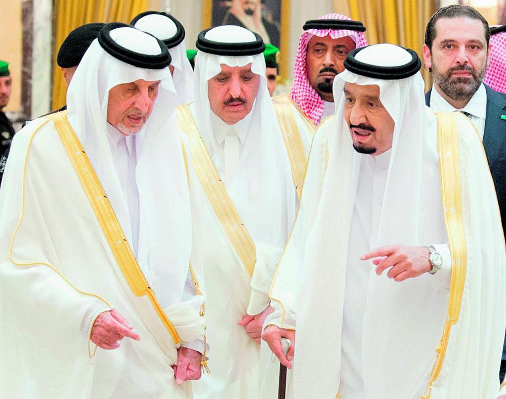 خادم الحرمين الشريفين يستقبل المهنئين بعيد الفطر