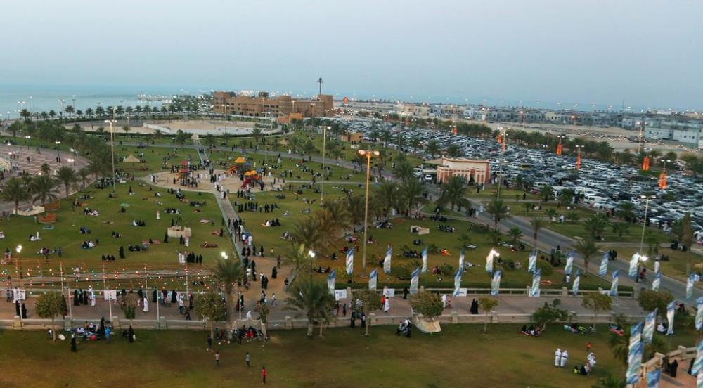 الواجهات البحرية بالشرقية تتزين لاستقبال العيد