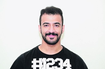 سعوديون يديرون النافورة التفاعلية في الأحساء