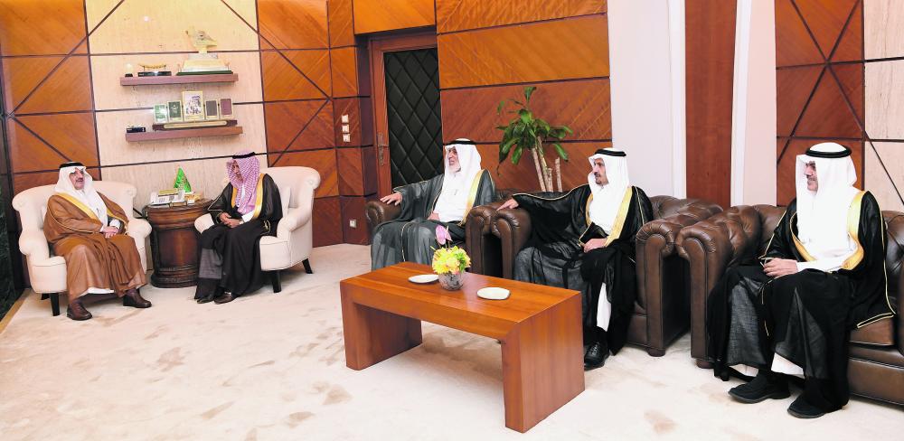 أمير الشرقية يطلع على أبرز أعمال الهيئة الملكية بالجبيل