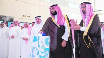 ولي العهد يضع حجر أساس 7 مشاريع إستراتيجية