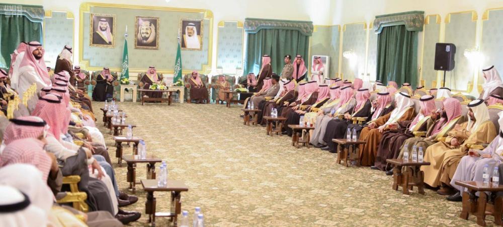 أمير الحدود الشمالية يستقبل المواطنين في جلسته المسائية