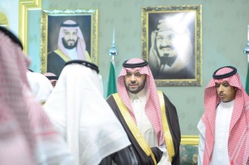 أمير الحدود الشمالية يستقبل المواطنين في جلسته المسائية
