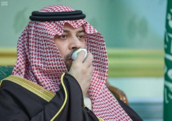 أمير الحدود الشمالية يستقبل المواطنين في جلسته المسائية
