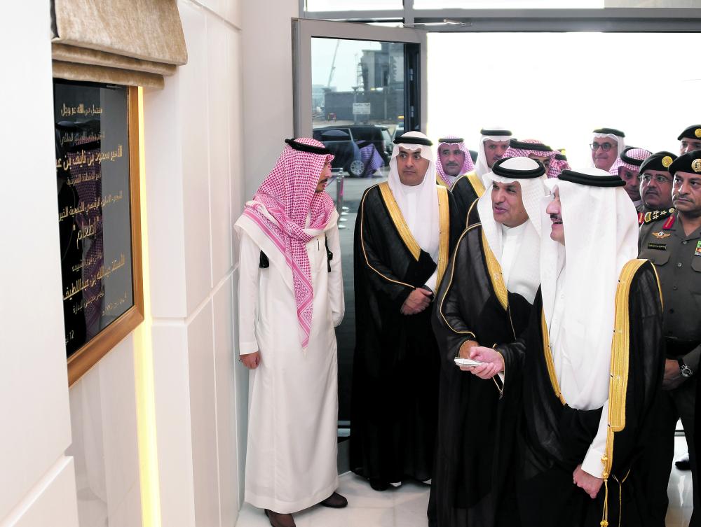 أمير الشرقية يوقع على الوجبة رقم 10 ملايين لـ «إطعام»