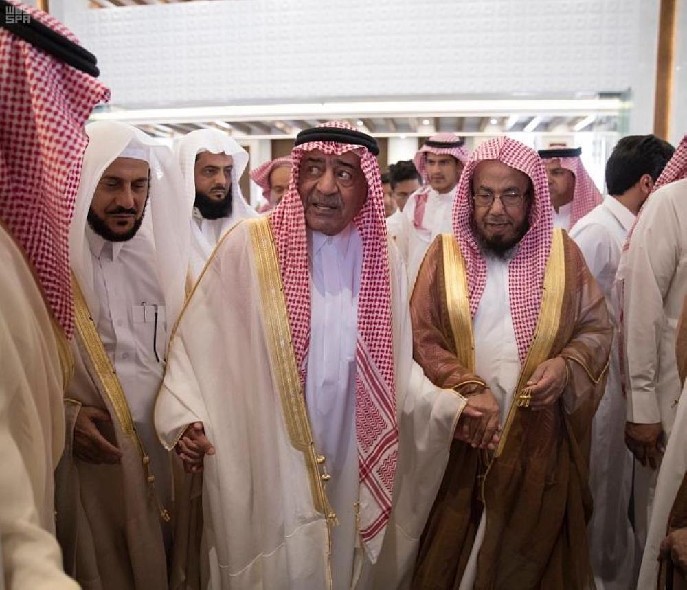 الأمير مقرن بن عبد العزيز يفتتح جامع والدته