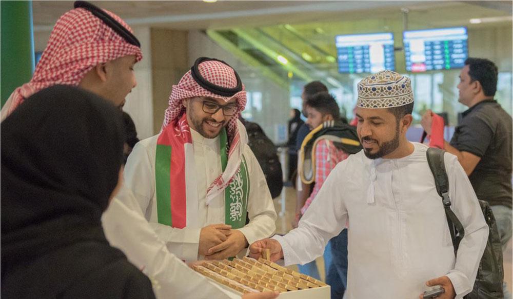 مطار الملك فهد يحتفي باليوم الوطني لسلطنة عمان