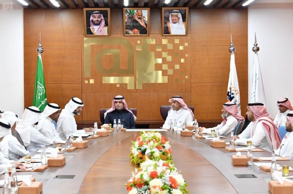 وزير الحج: نطمح لإنهاء الحاج كافة الاجراءات عبر جهازه الذكي