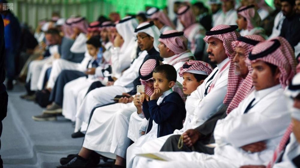 900 ألف ريال مبيعات مزاد الهجن في معرض الصقور 