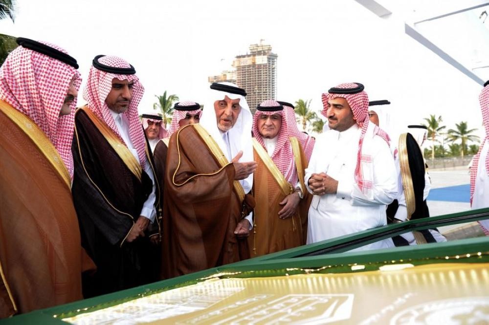 بالصور.. أمير مكة يفتتح الحديقة الثقافية بجدة