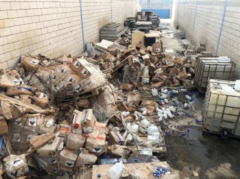 إغلاق مستودع أجهزة طبية ومصنع عطور في جدة