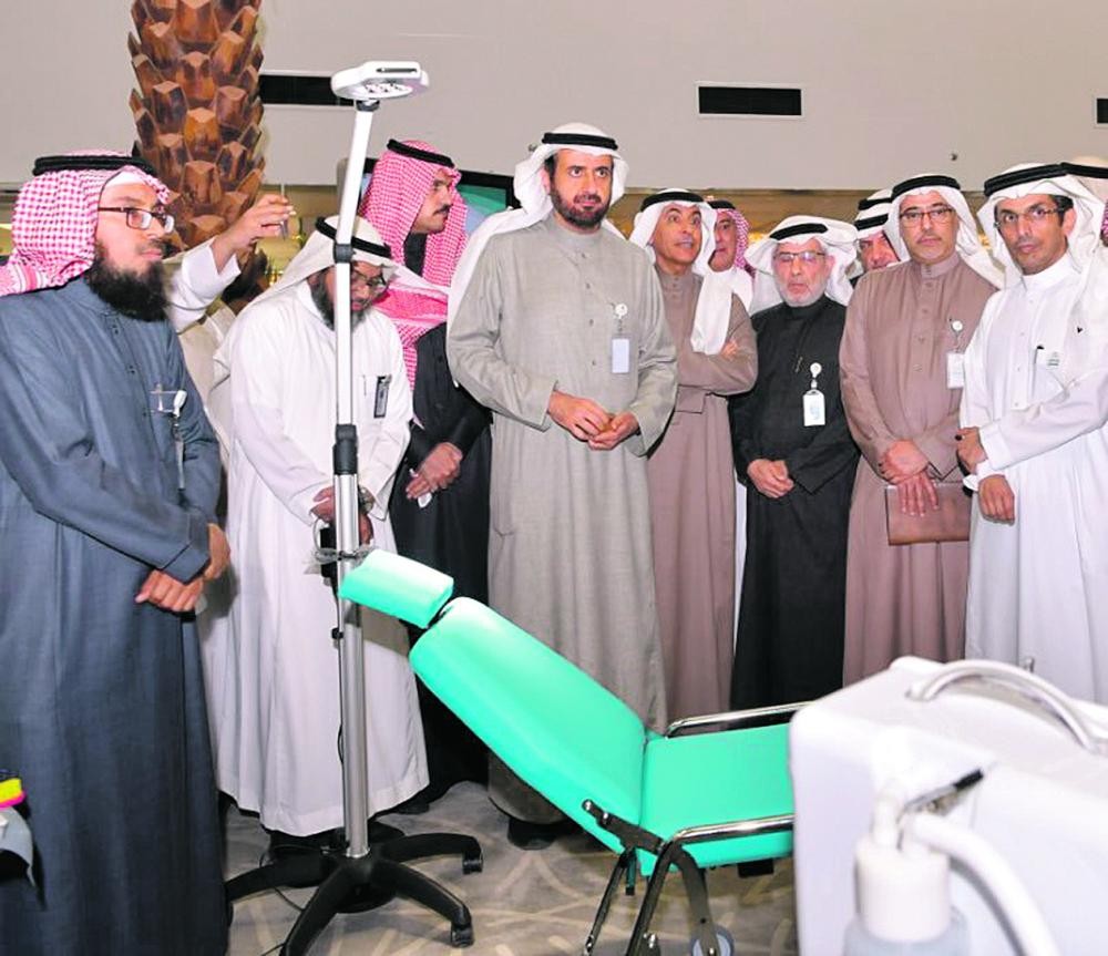 200 عيادة «طب أسنان» محمولة لأطفال المدارس