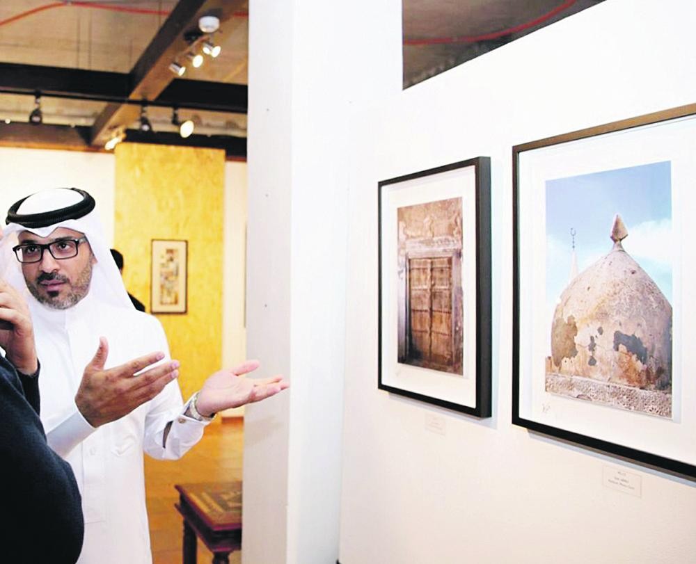 الخراري يستدير بعدسته نحو تشكيلات الجص في «تراث الصحراء»