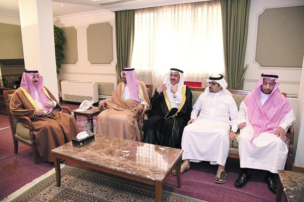 محافظ الأحساء يهنئ المطيري لتعيينه مديراً لزراعة الشرقية