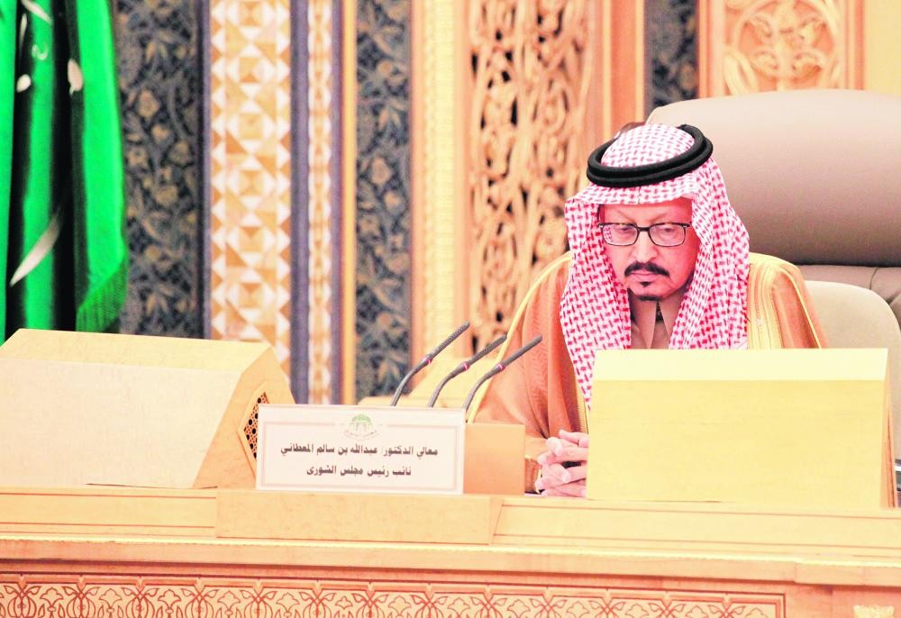 الشورى يطالب باحتساب سنوات خدمة المعلمين بمحو الأمية والبديلات