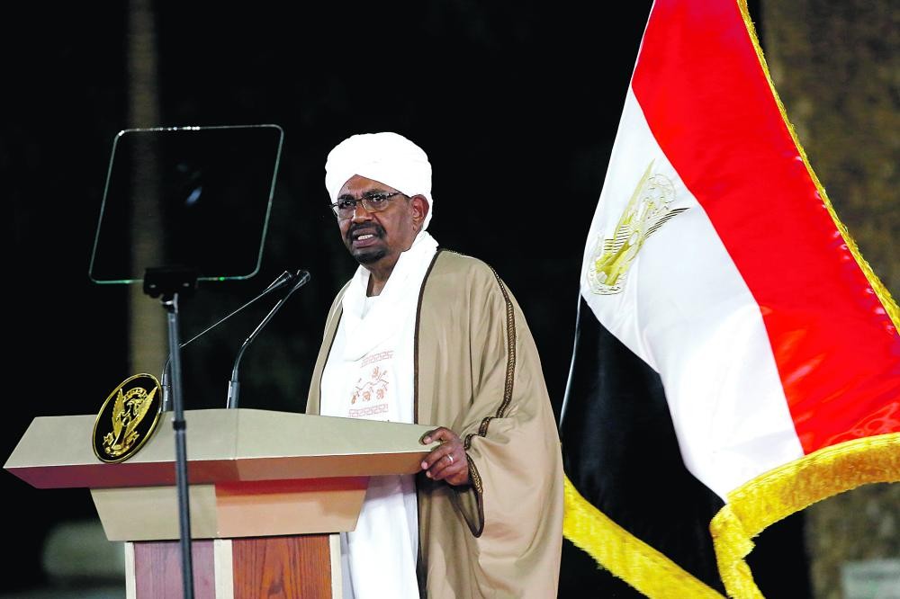 البشير يعين نائبا أول ورئيسا للحكومة السودانية