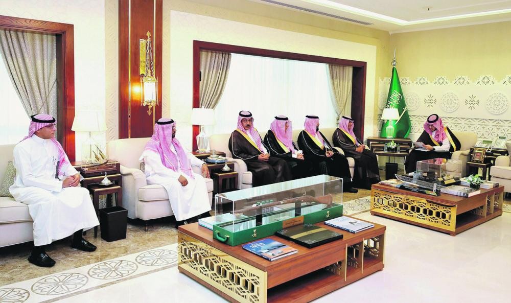 نائب أمير الشرقية يستقبل مدير فرع وزارة التجارة بالمنطقة