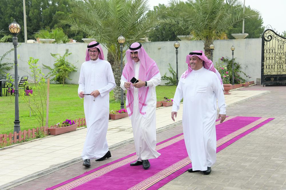 نائب أمير الشرقية يشرف حفل غداء الشيخ فيصل الشهيل