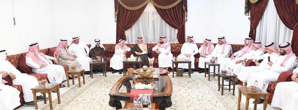 أمير الشرقية يقدم التعازي لأسرة الزهراني