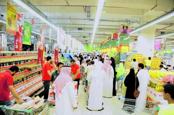 «الوعي الاستهلاكي» يقلص الإنفاق على سلع رمضان