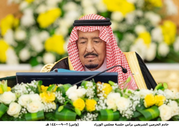 خادم الحرمين يوجه بتقديم أفضل الخدمات للزوار والمعتمرين