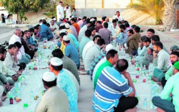 «الحج والعمرة» تقدم 45 ألف وجبة بالمنافذ البرية