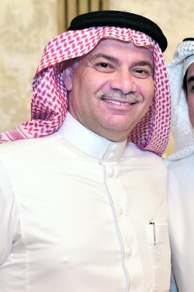 «مجلس بالحمر» يجمع الأصدقاء في شهر الخير