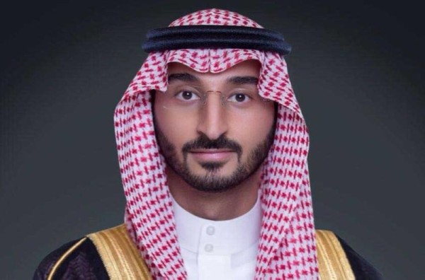 وزير الحرس الوطني: المملكة تعمل على خدمة قضايا المنطقة