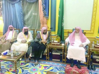 المفتي ينوه بجهود خدمة الإسلام والعناية بالدعوة