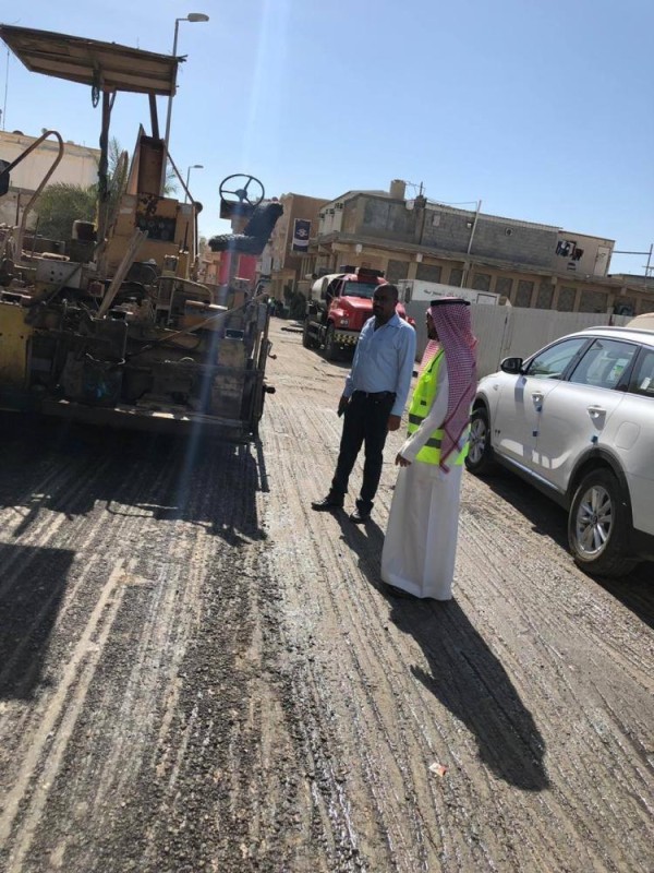 إيقاف شركة تعمل فى رصف الشوارع بالقطيف