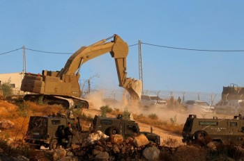 إسرائيل تبدأ بهدم منازل فلسطينيين على مشارف القدس