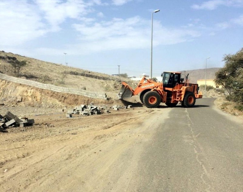 وقف تعديات على أراضٍ حكومي بظهران الجنوب