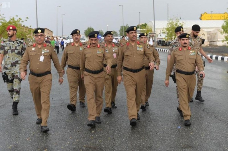 مدير الأمن يطلع على الجهود الأمنية والمرورية بعرفات