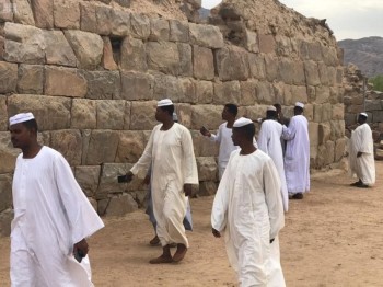 «الأخدود» و«القصر التاريخي» وجهة زوار نجران