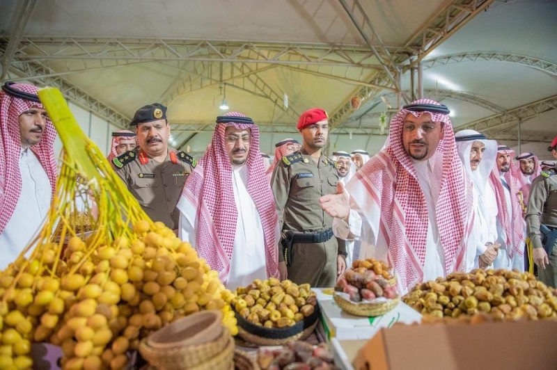 أمير القصيم يرعى «اليوم الذهبي لتمور رياض الخبراء»