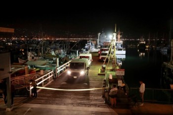غواصين يعثرون على 25 جثة في سفينة بكاليفورنيا