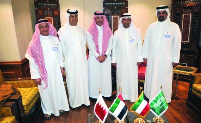 السعودية والإمارات والكويت يتابعون «التوازن المالي» في البحرين