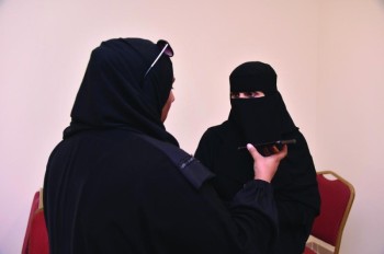تسليم 6 وحدات للأسر المحتاجة ضمن «الإسكان التنموي»